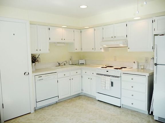Updated Kitchen comes with All Appliances
