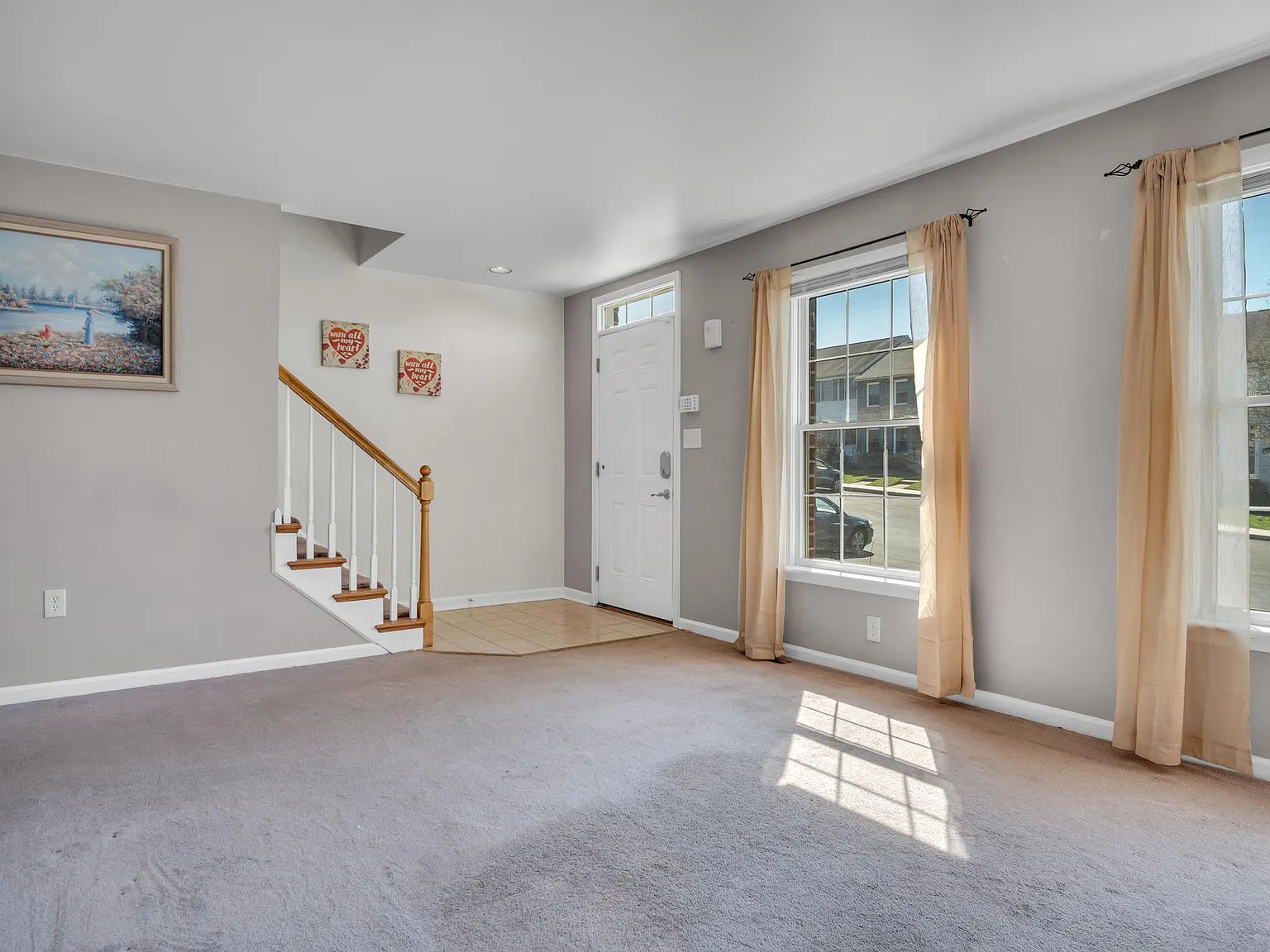 2 bed, 1120 sqft, $1,600 — Photo 2