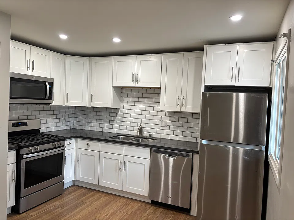 4350 Mississippi St #4