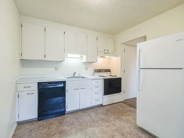20th Ave Apartments — Photo 7