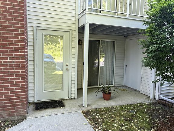 5th image of 10 Squire Ct APT 3