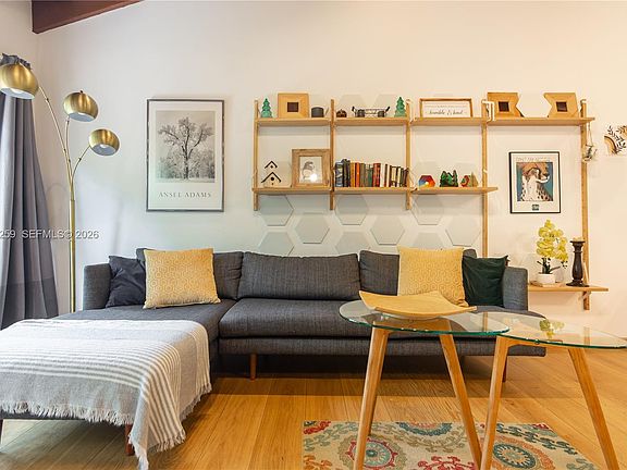 4th image of 521 NE 68th St #1