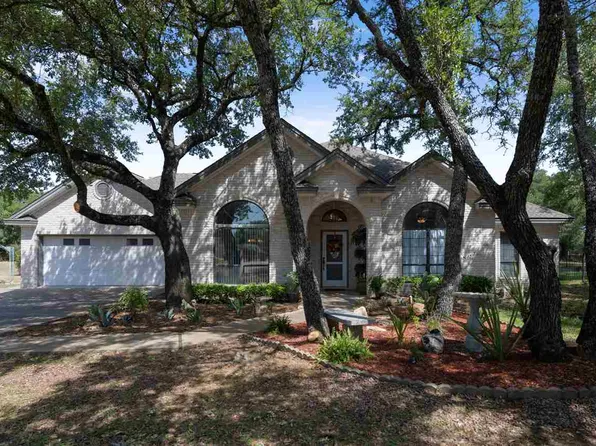 110 Wallace Riddell Dr, Burnet, TX 78611