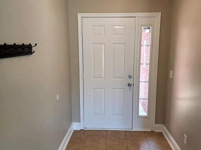 114 Miller St NE — Photo 2