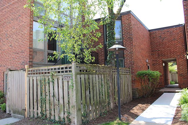 1st image of 2126 N Lincoln Ave