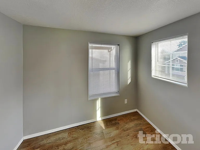 577 SW 207th Ave — Photo 11