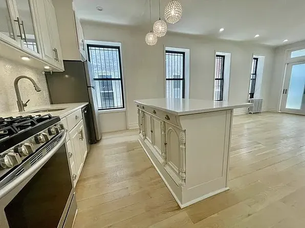 1711 President Street image 1 of 12