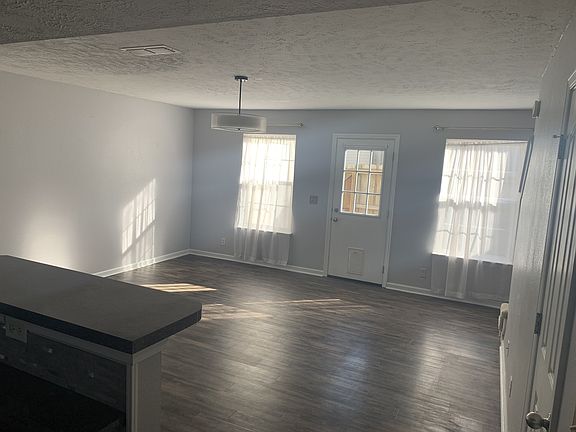 3rd image of 337 Arapaho Dr