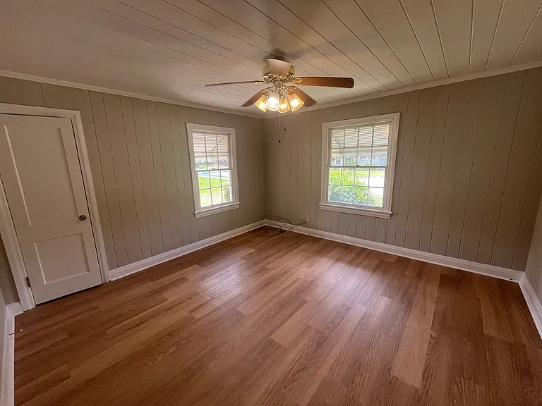 333 E Main St — Photo 7