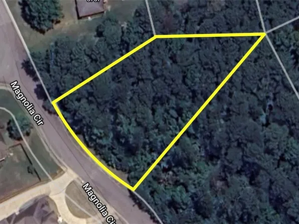 4609 Magnolia Cir, Northport, AL 35473