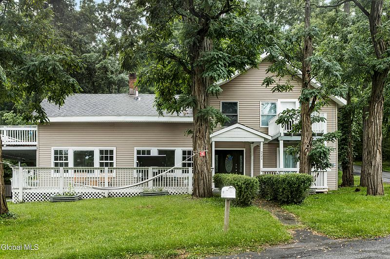 2nd image of 221 Hervey Sunside Road
