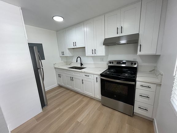 3rd image of 1201 Beechwood St #1221-99