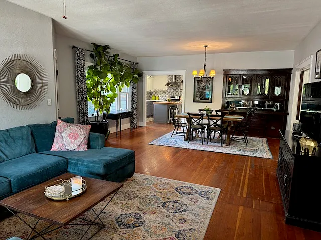 432 E Colorado Blvd — Photo 4