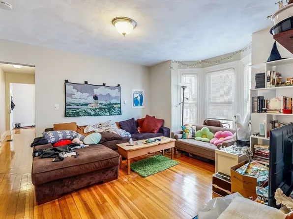 47 Newbury St #1, Somerville, MA 02144
