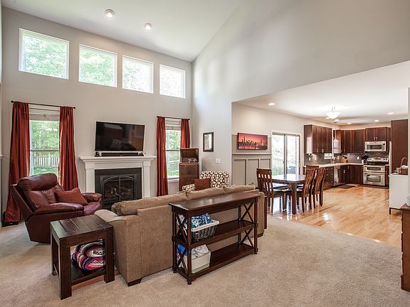 3rd image of 2310 Corsican Cir