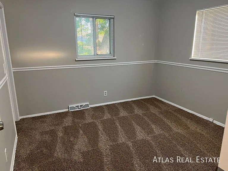 525 Kendall Ct — Photo 10