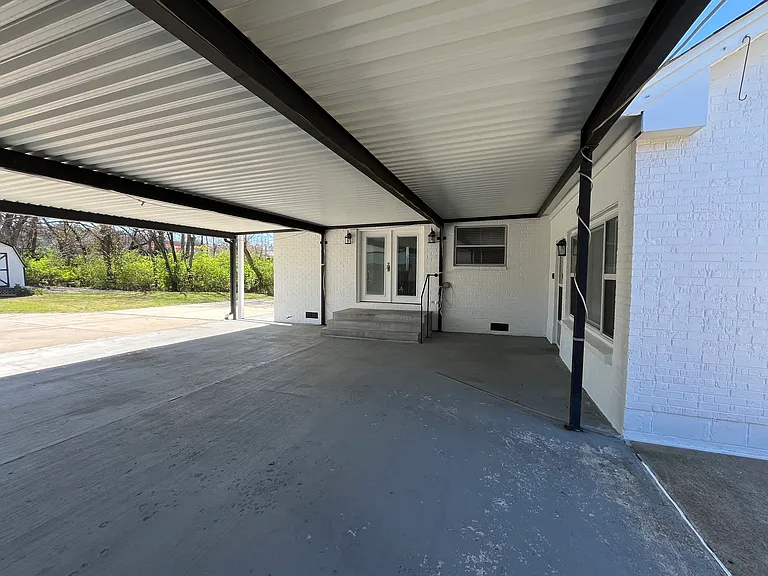 2101 Jade Dr — Photo 3
