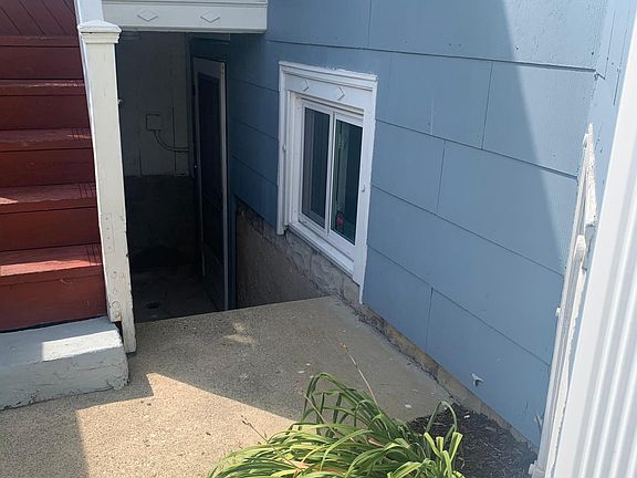 2nd image of 444 N Evergreen Ave #0