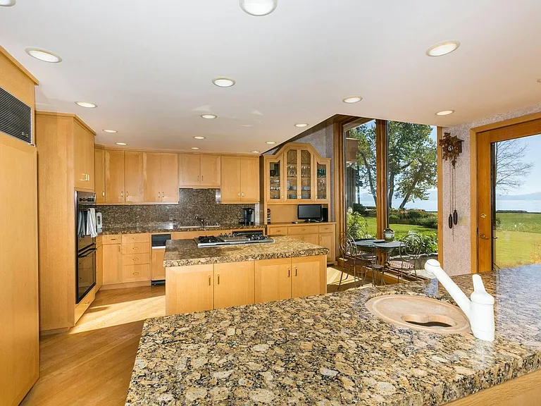 4000 W Lake Blvd #16 — Photo 7