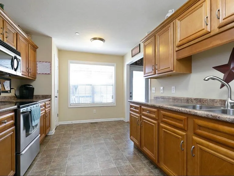 266 Glenda Ct — Photo 6