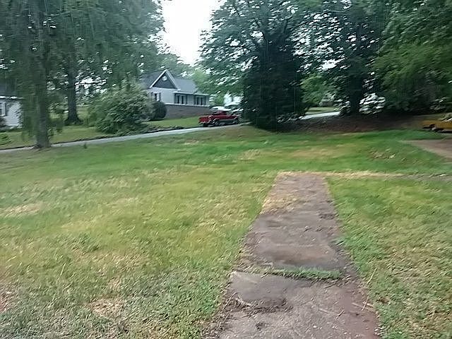 2nd image of 701 Spring St