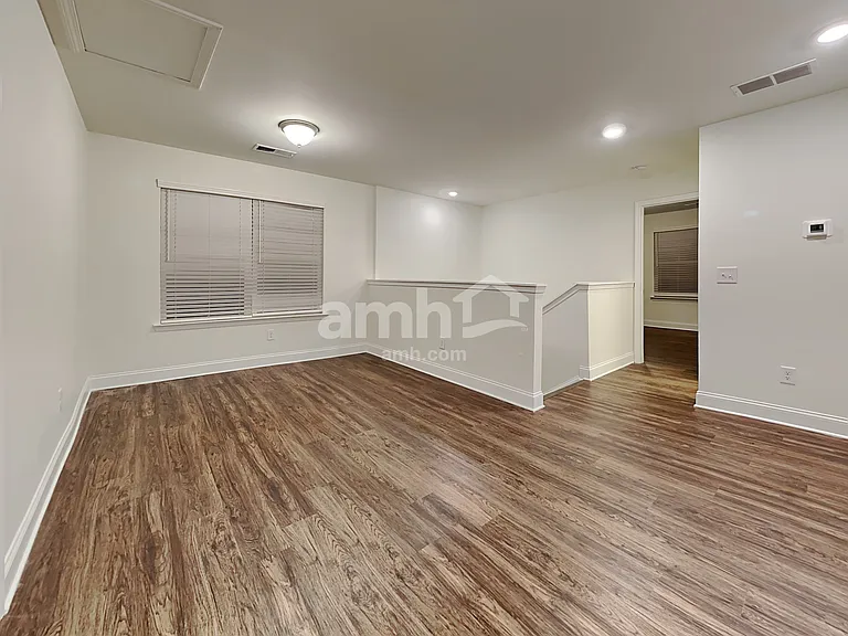 5065 Hudson Valley Dr — Photo 13