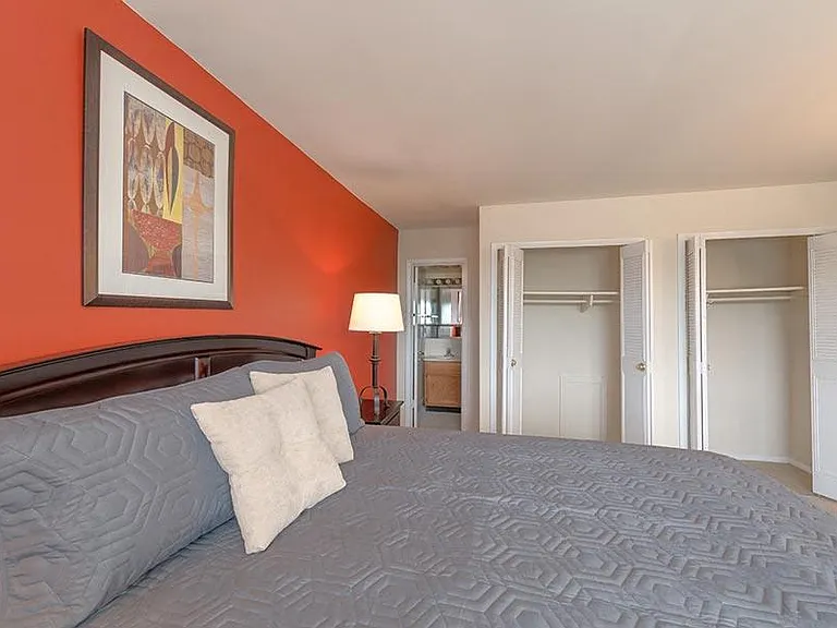 Rollingwood Apartments — Photo 13