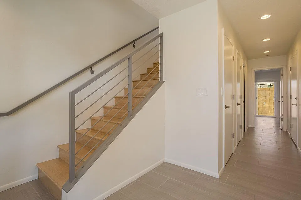 3 bed, 1600 sqft, $2,400 — Photo 4
