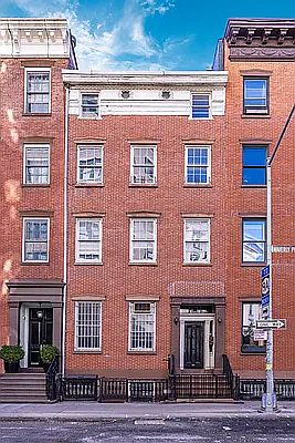 1st image of 156 Waverly Pl #1