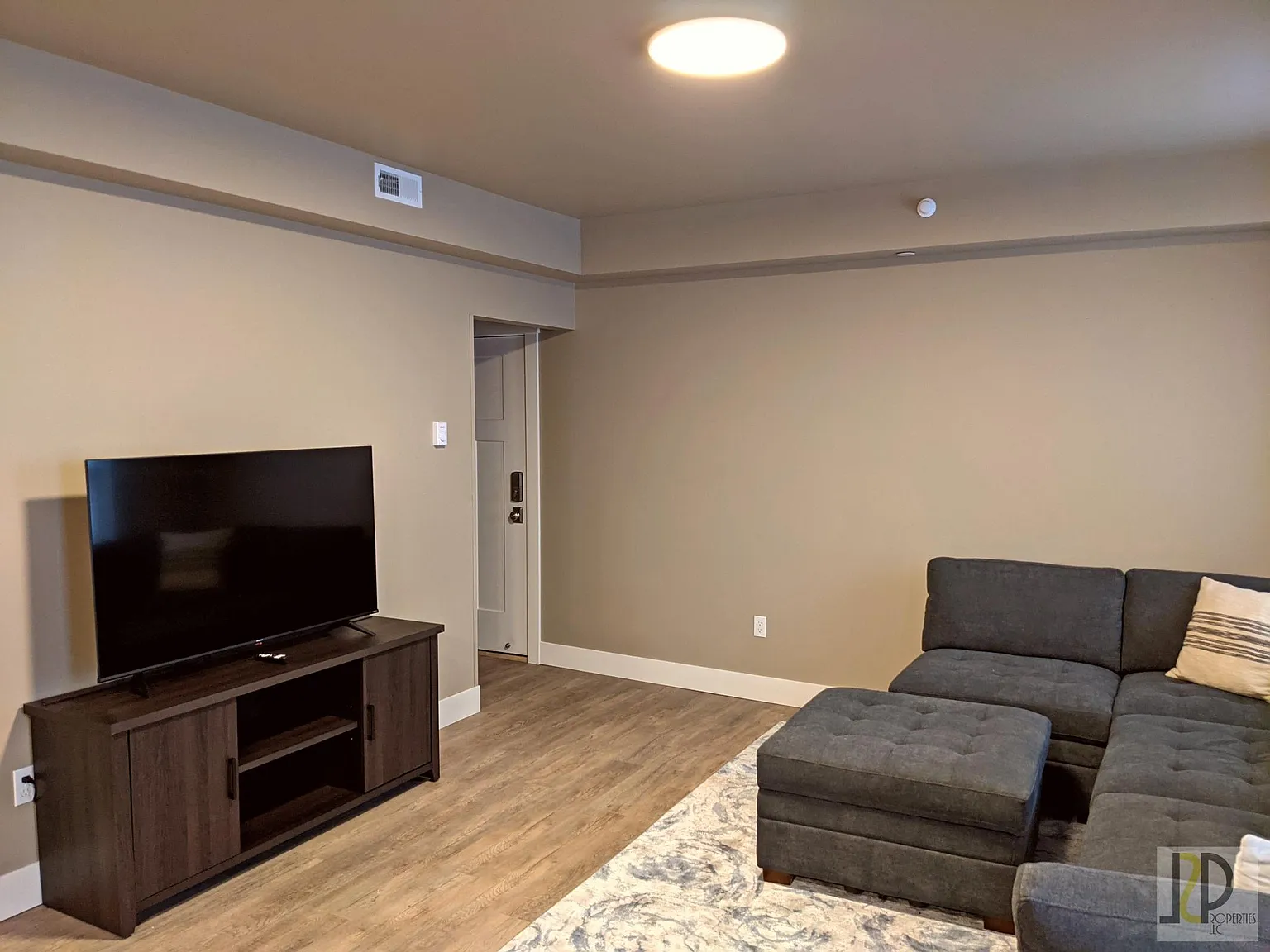 1 bed, 674 sqft, $1,325 — Photo 3