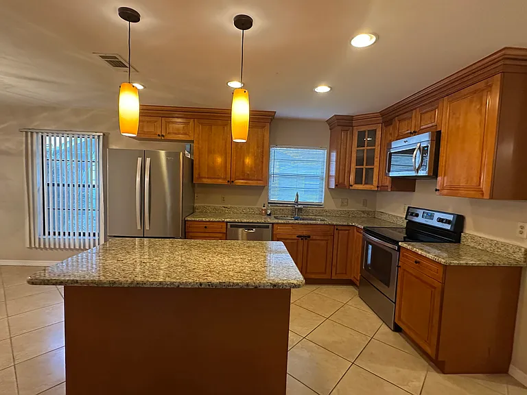 1885 Country Meadows Ct — Photo 3