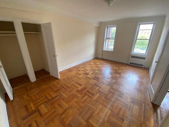 3rd image of 2828 Kings Hwy APT C2