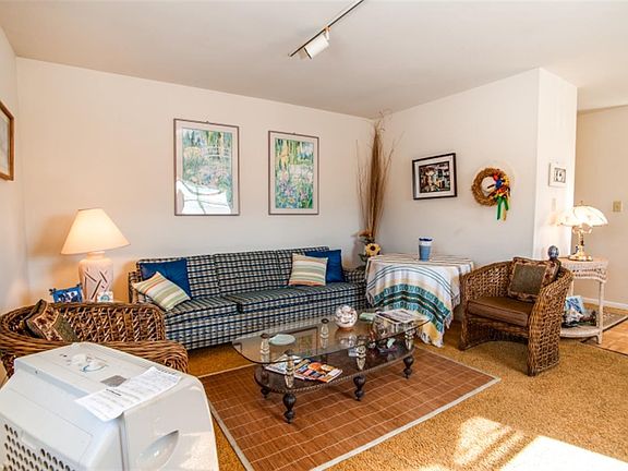 5th image of 5304 Hudson Ave #2