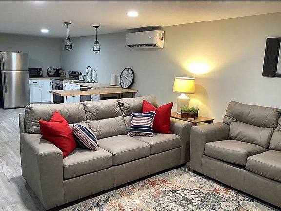 5th image of 50 Beechwood Dr