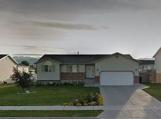 1992 N 1400 W, Clinton, UT 84015