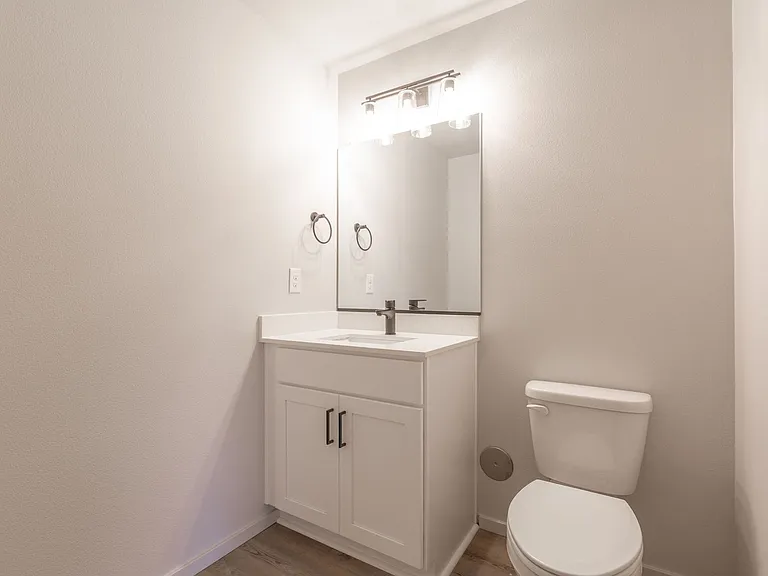 4202 NE Morrow Rd — Photo 44