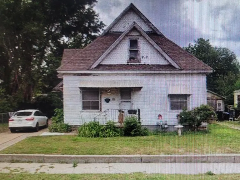 241 N Penn Ave — Photo 1