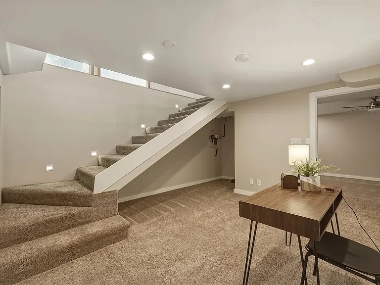 502 N Main St — Photo 19