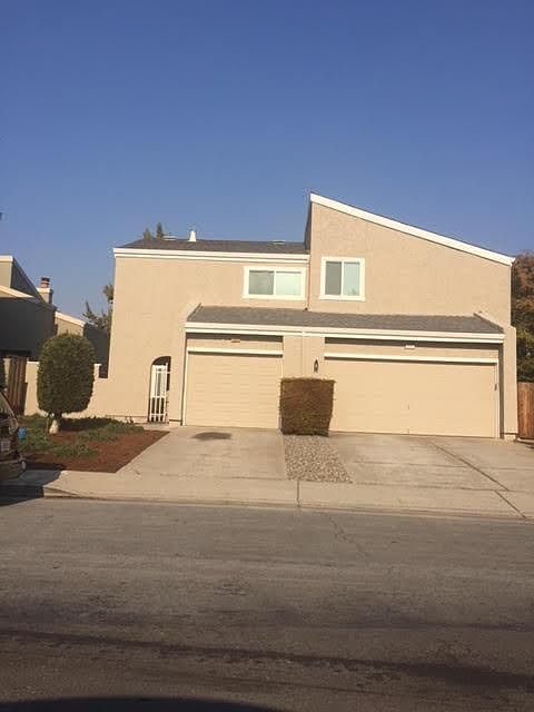 1115 Kelez Dr - right side with 2 car garage!