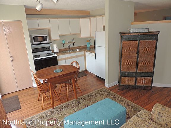 3rd image of 124 Beech St APT 202