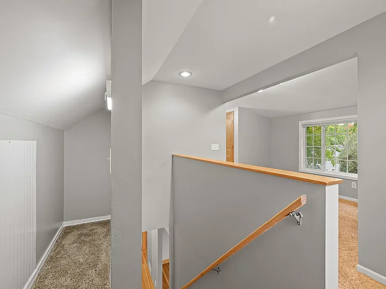 1711 Rose Pl — Photo 18