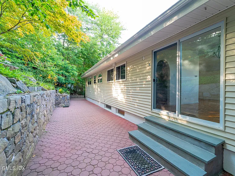 37 Amherst Rd — Photo 22