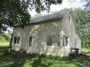 102 Bidwell St, Emmett, KS 66422