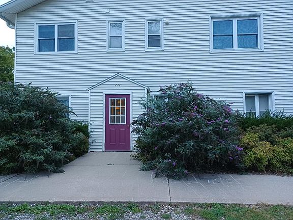 3rd image of 232 N Lake St SE APT 1