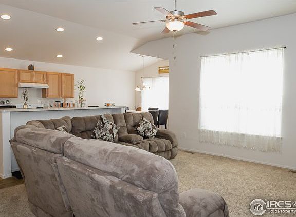 4th image of 2915 Avocado Ave
