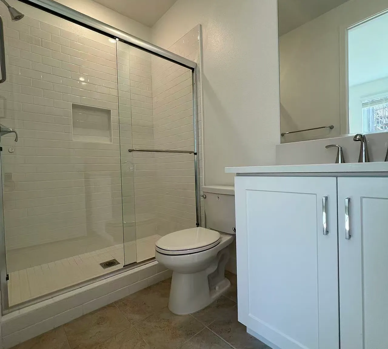 3 bed, 3.5 bath, 1825 sqft, $5,500 — Photo 4