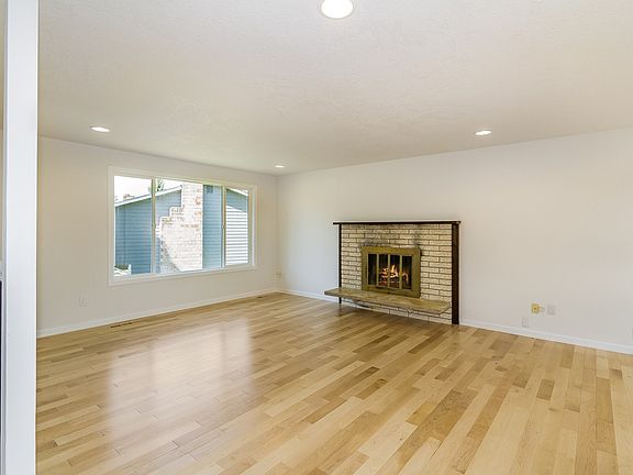 2nd image of 12940 NE 145th Pl