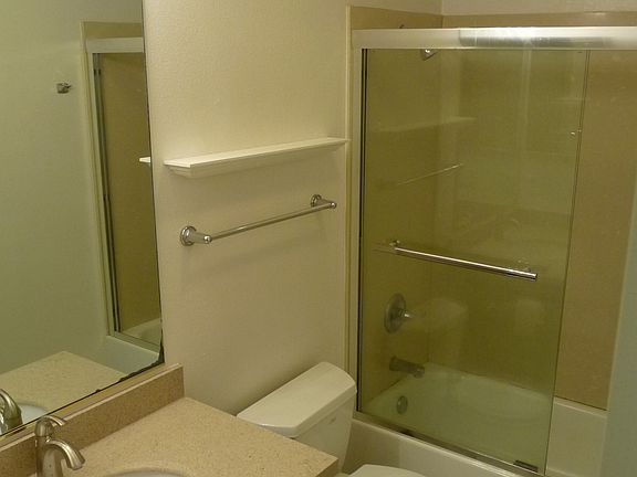 4th image of 1646 Prince St #2