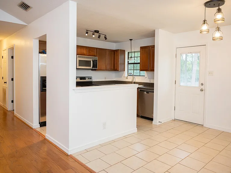 9151 McFarland Ct — Photo 6