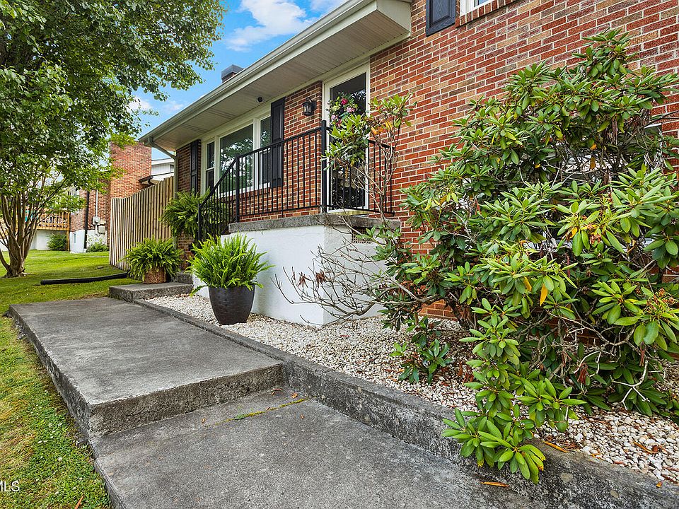 4th image of 441 Merriwood Dr